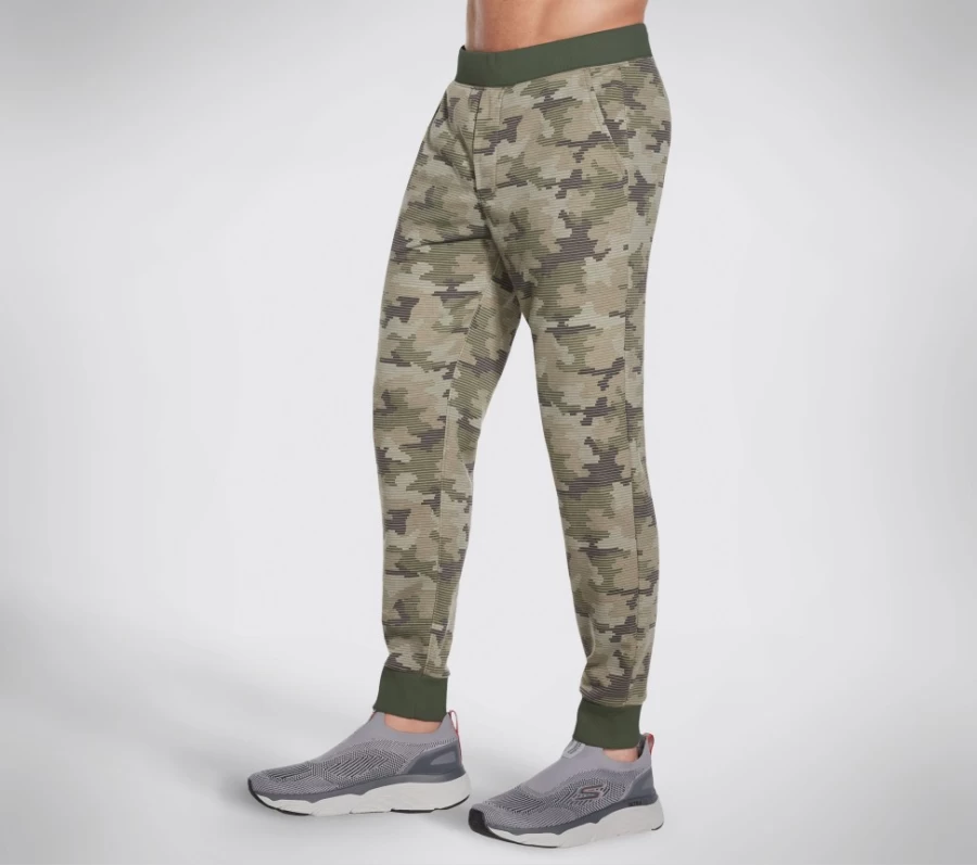 SKECHERS Men's Camouflage Jogger Pants - Boundless Comfort & Style