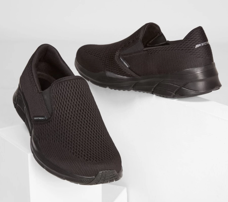 SKECHERS Men's Equalizer 4.0 Triple-Play Relaxed Fit Sneakers in Black
