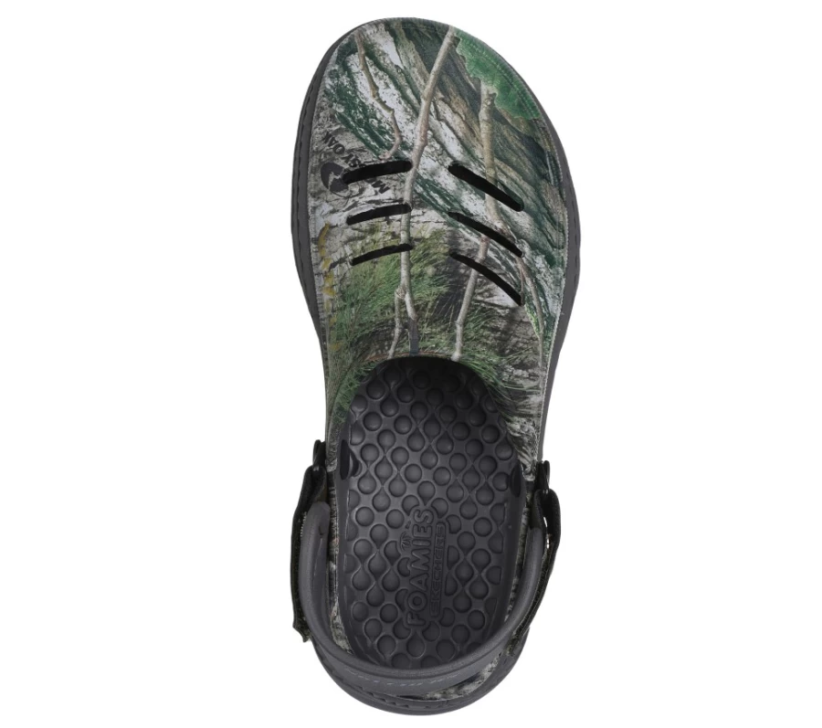SKECHERS Men's Creston Ultra Foamies Sneakers in Khaki - Mossy Oak Country Vibes Design