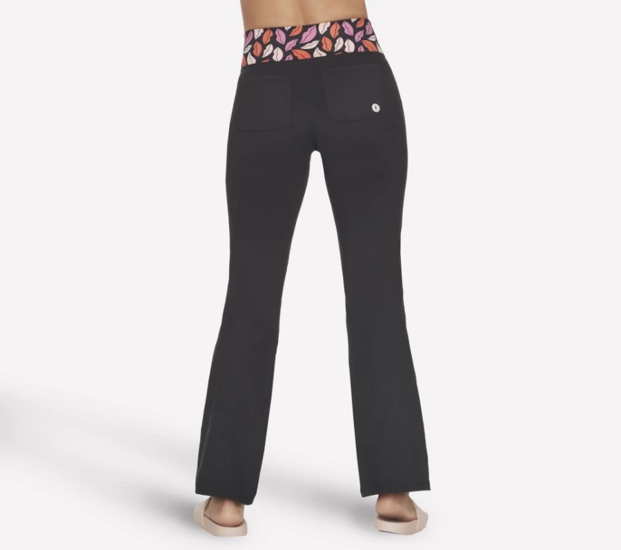 SKECHERS Women's Go Sculpt Flare Pant - Black & Hot Pink Yoga Pants for Women