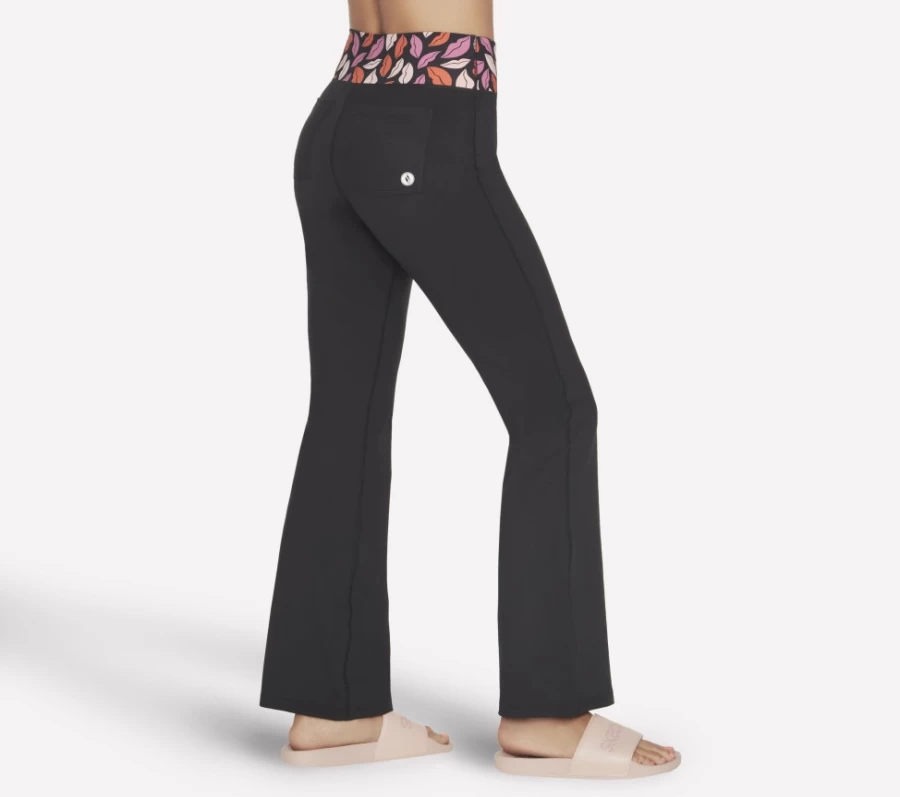 SKECHERS Women's Go Sculpt Flare Pant - Black & Hot Pink Yoga Pants for Women