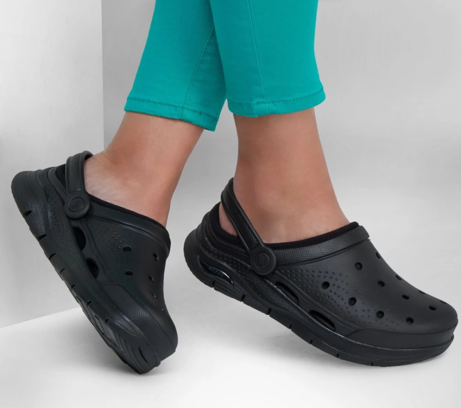 SKECHERS Women's Black Foamies Arch Fit Lined Sneakers - Cuddle Life Comfort Shoes